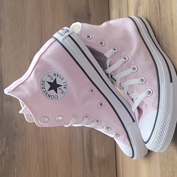 Converse high top Brand new in the box. - Picture 2 of 12